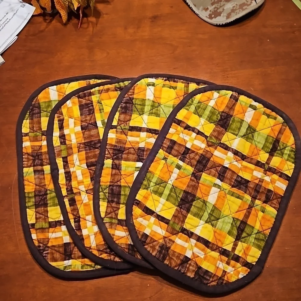 VTG MCM Set of Four Plaid Cloth Quilted Breakfast Camping Placemats